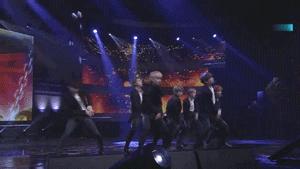 上山下海，无所不能，奋斗在追星第一线的“站姐”挑战各种不可能