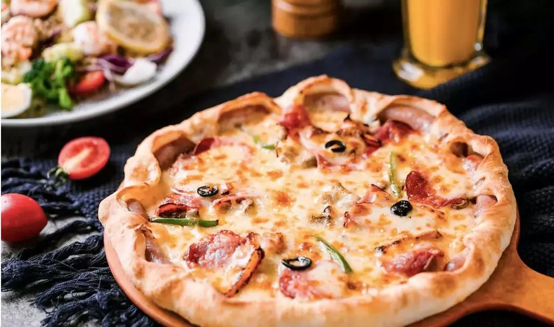 摒弃同质化，逆袭必胜客，看这家小披萨如何快跑？