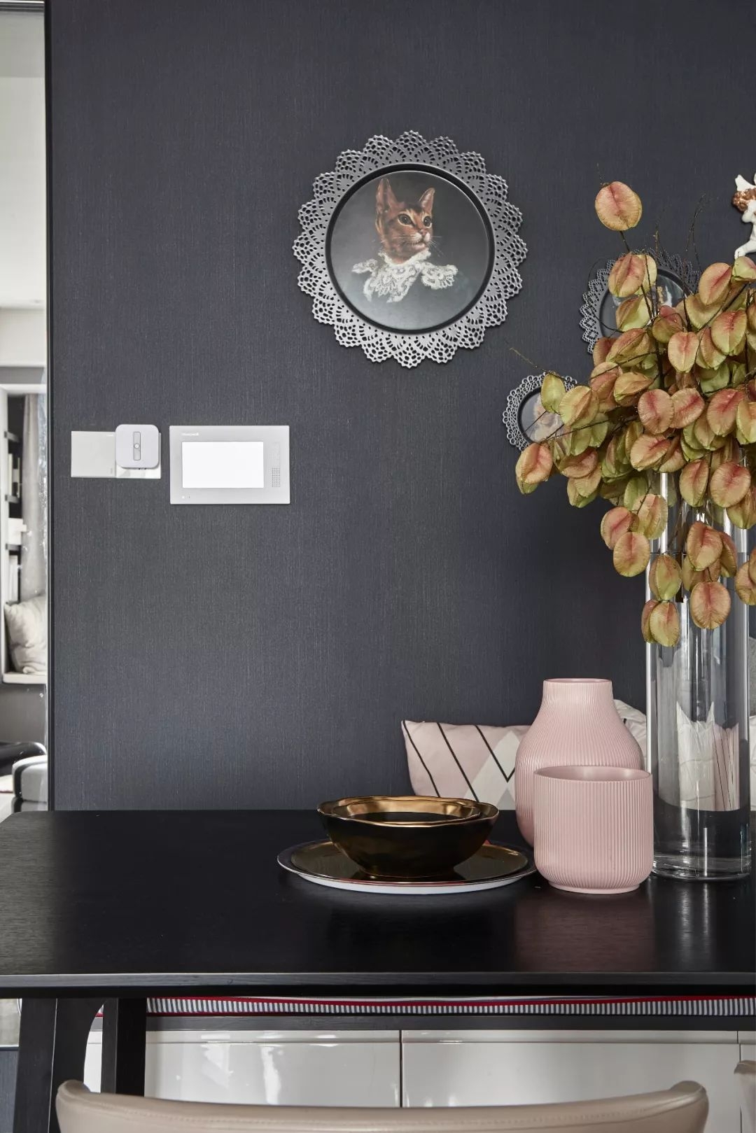 灰调极简风格的公寓,单身公寓高级灰墙面轻奢风格装修