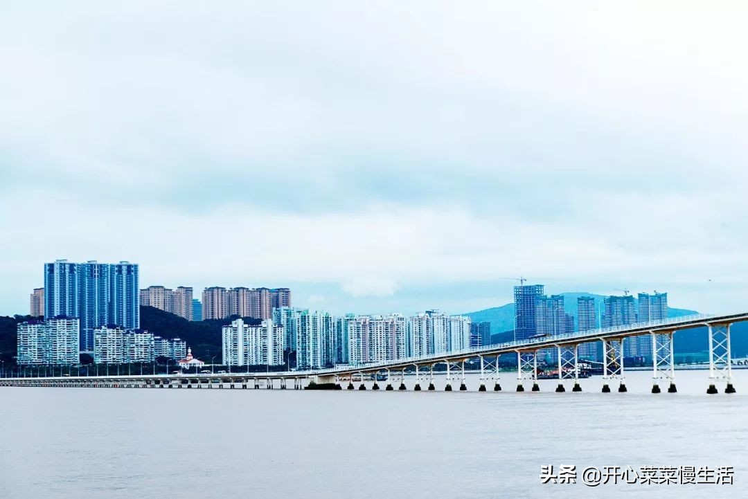 珠海第一座桥珠海大桥 (建造香港澳门珠海大桥花了几年)