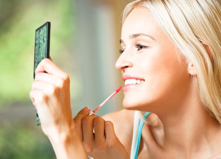 化妆为什么步骤正确还卡粉,为什么冬天化妆容易卡粉不服帖