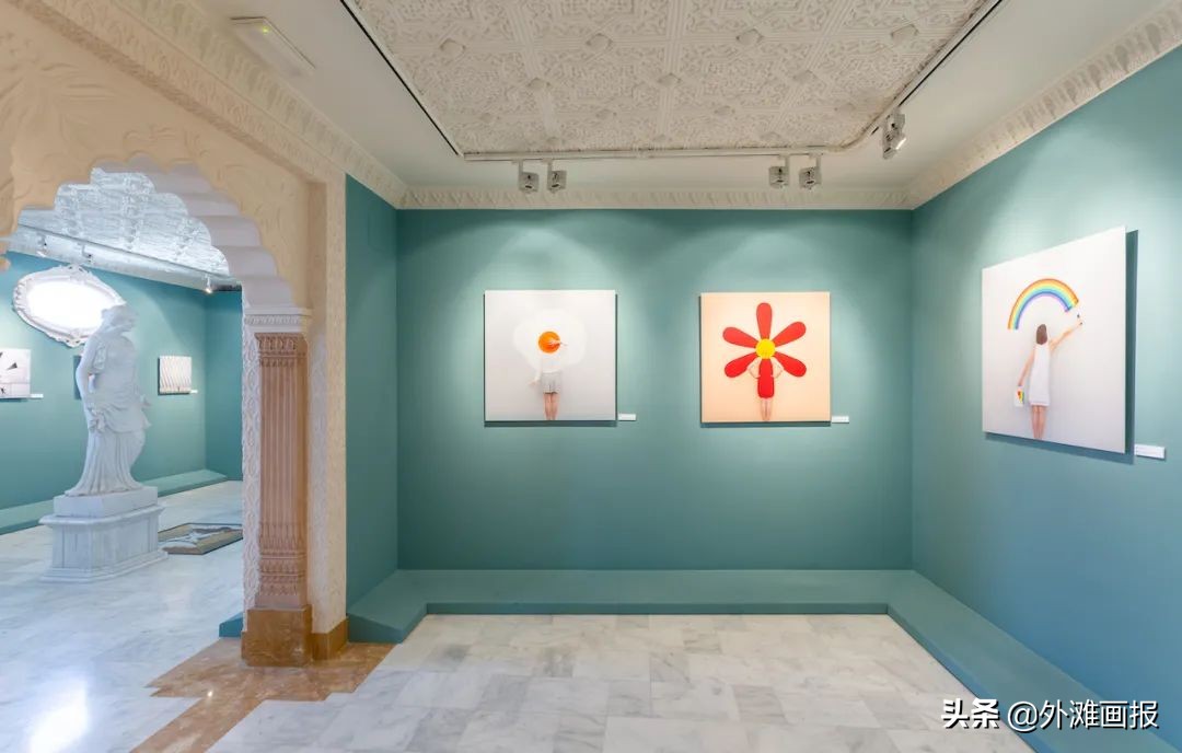 情侣旅行拍照片怎么拍出高级感,很火的一对情侣拍照很有技巧