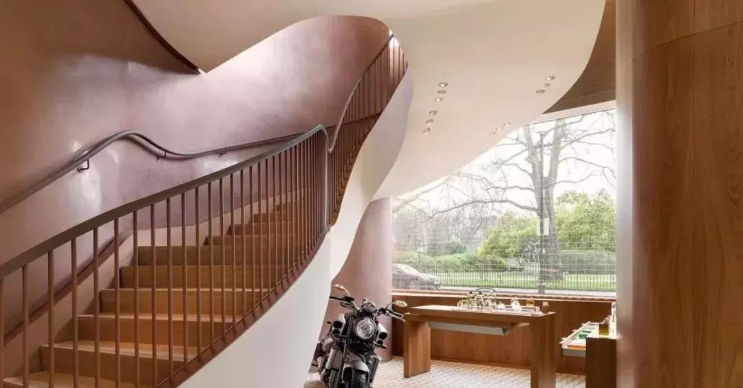 世界最奢华金色楼梯扶手,最奢侈旋转楼梯