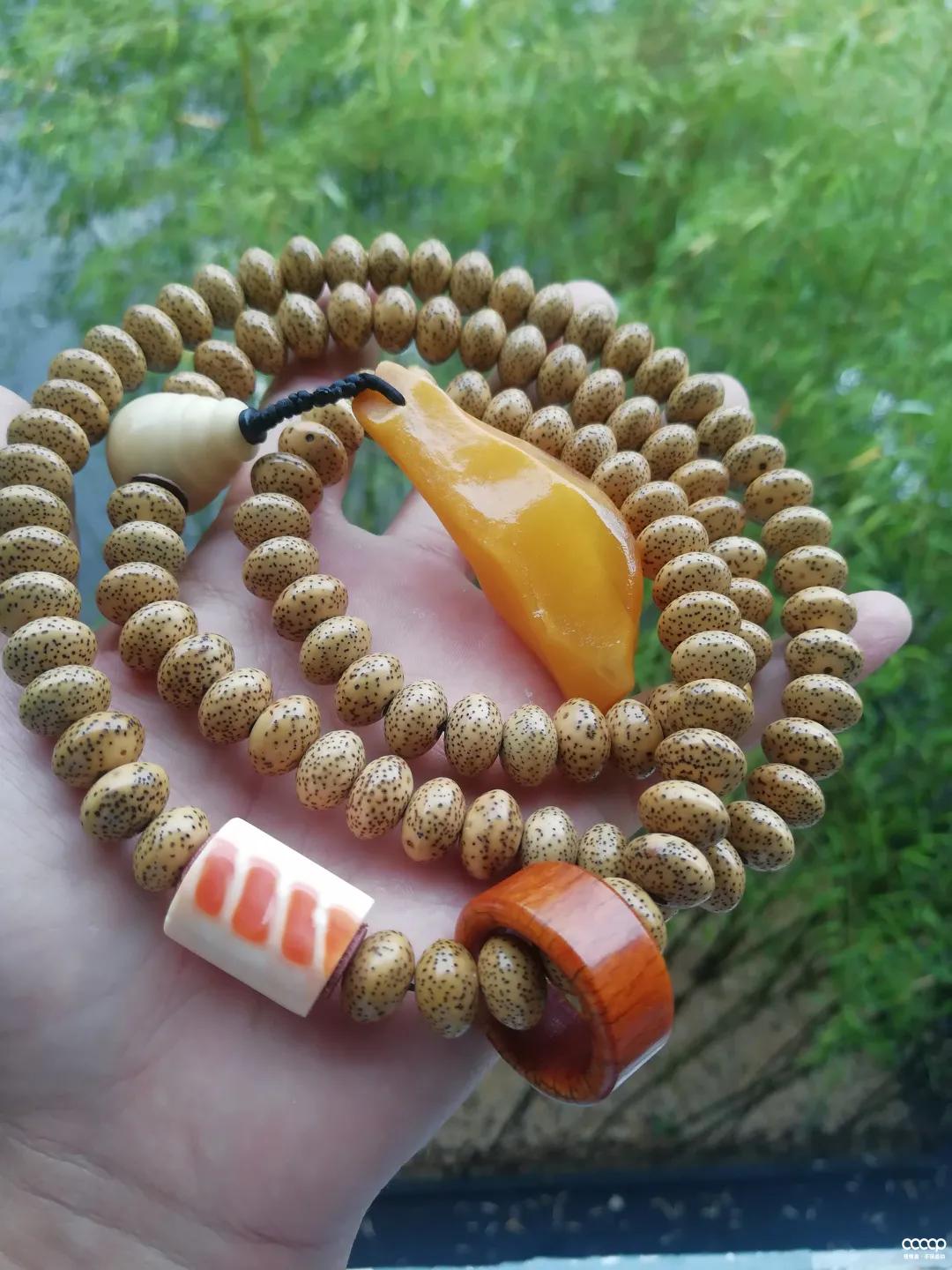 他试了一瓶“印度神油”，盘串6年，包浆妙啊