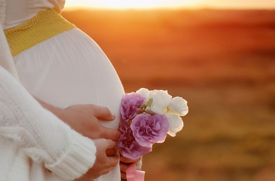 孕期上厕所会挤压到胎儿吗,孕妇走路多了会导致胎儿缺氧吗