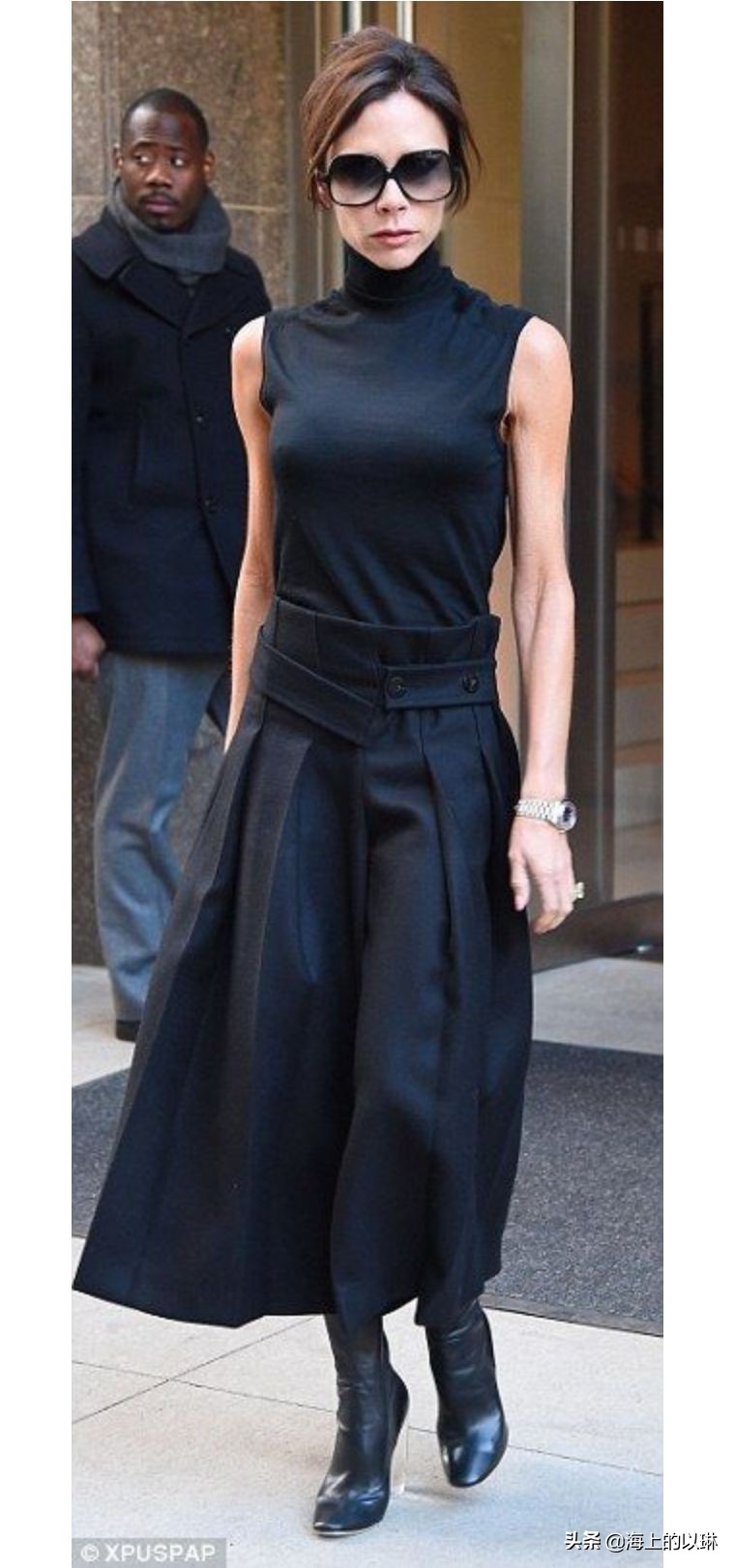 当梅根不再大红大紫,梅根穿搭西装配绿裙子