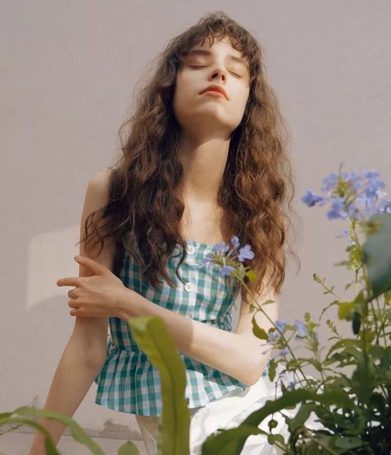 zara值得入手的连衣裙,zara新出的牛仔开叉连衣裙