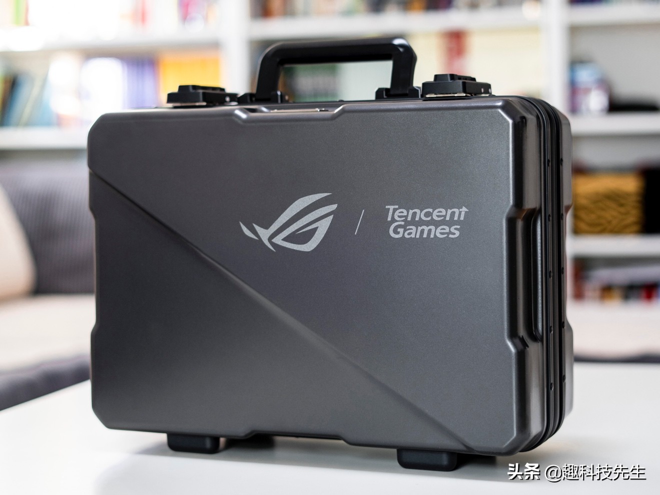 rog电竞装甲,rog3电竞装甲套装