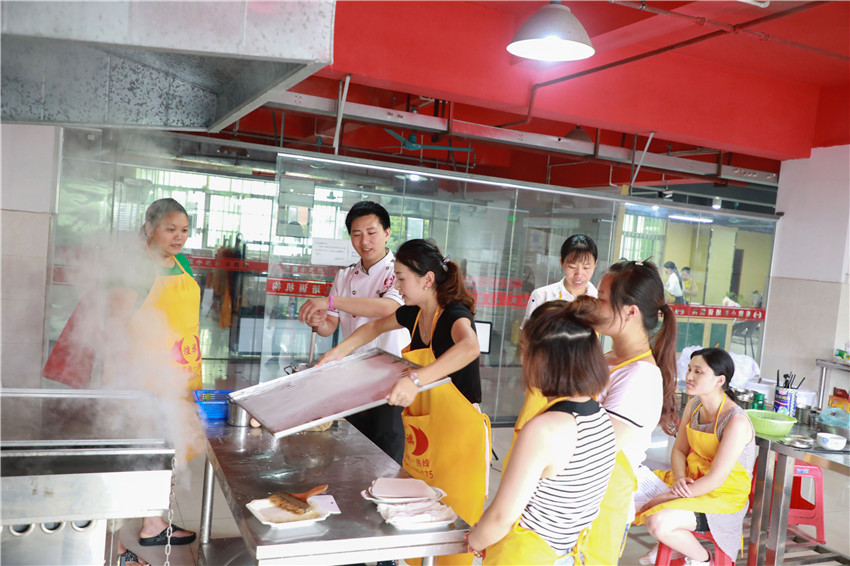 肠粉店月赚10万,肠粉卖一个月12000有钱赚吗