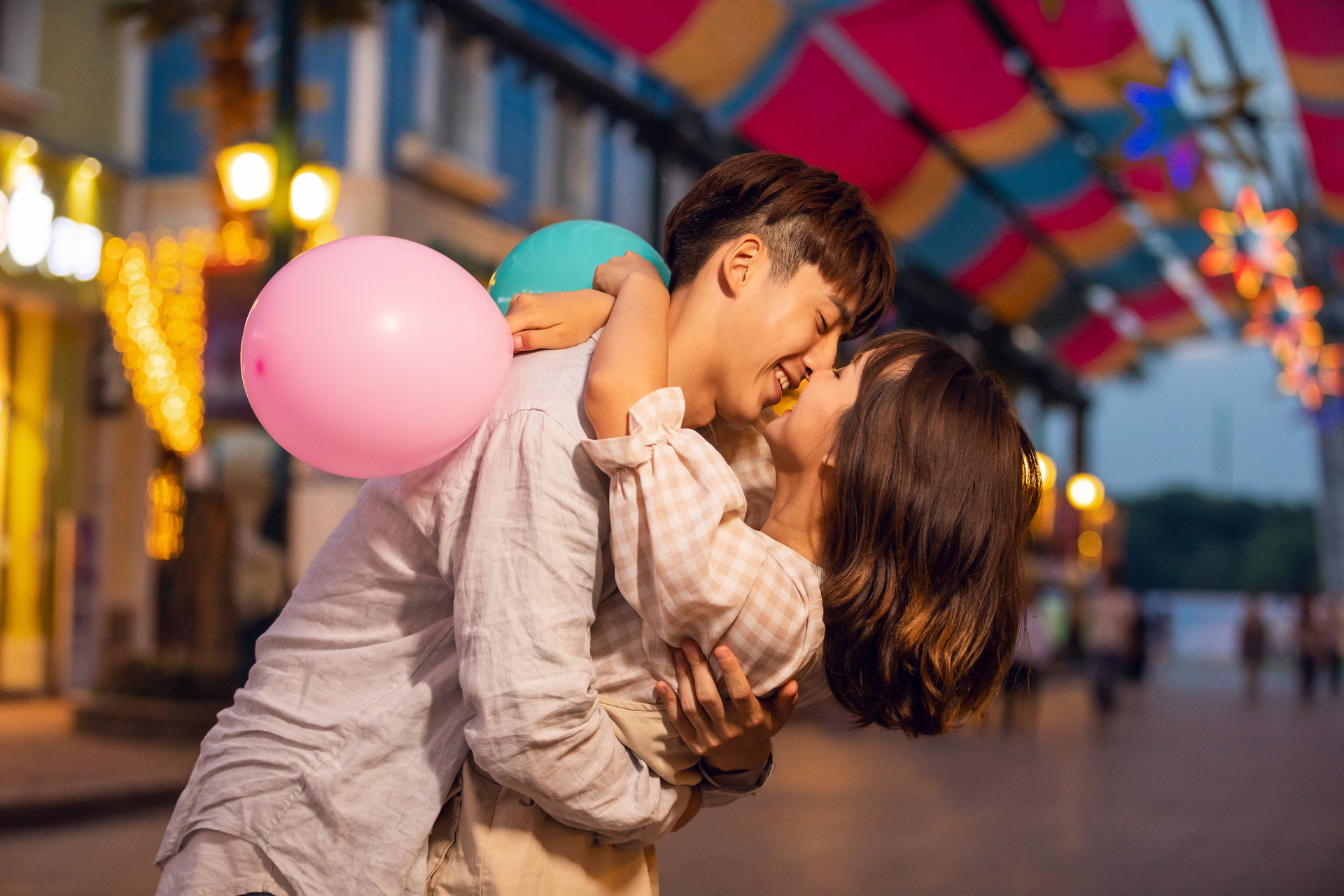 为什么情侣在一起久了就不想接吻,为什么情侣一定要接吻