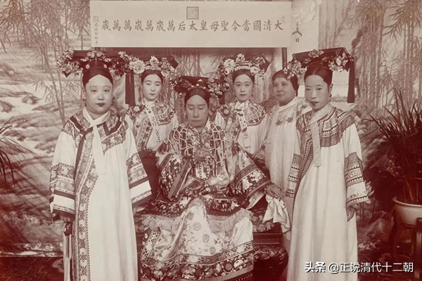 “晚清陈冠希”巴恪思的回忆录，真可信？慈禧的床，没那么容易上