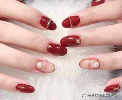 学美甲难吗做美甲师要学多久,在学校学美甲好还是店里学美甲好