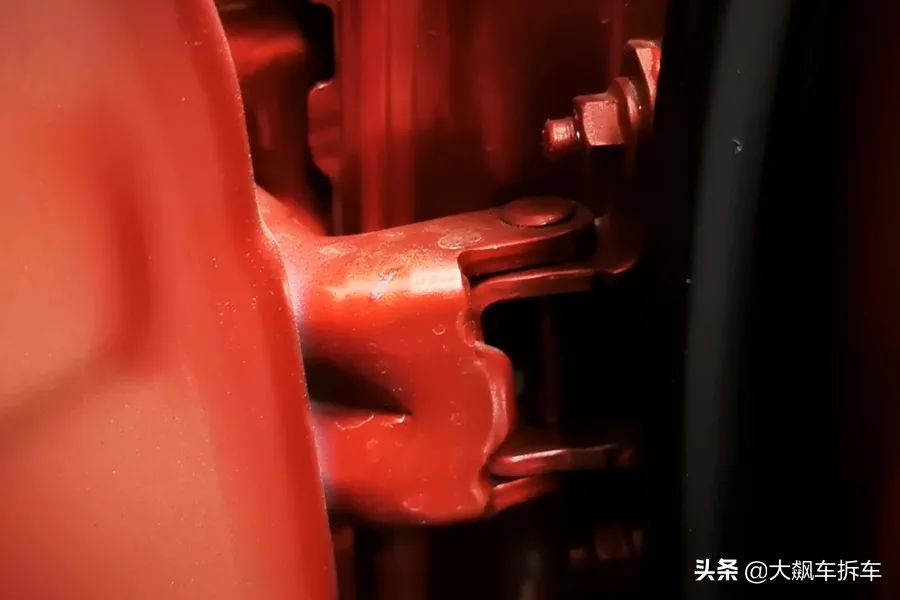 看见的光鲜亮丽，看不见的能省就省