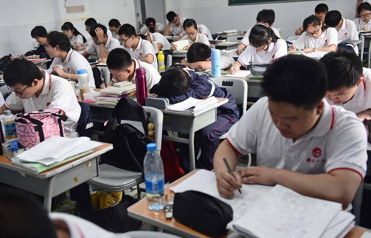 重点班和普通班教师怎么考核,如何看待重点班和普通班教资