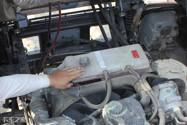 发动机高温、水箱开锅先别慌，无外乎这4种原因