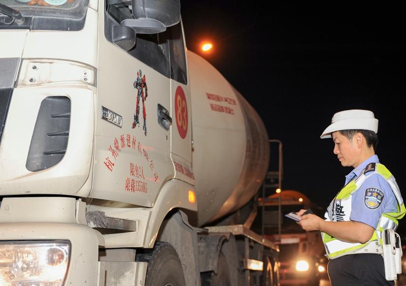 20年的交警,20年警花