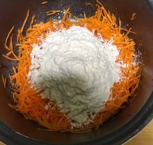 胡萝卜丝蒸着吃做法,蒸胡萝卜丝凉水上锅还是开水上锅