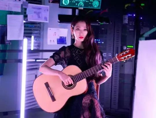 阿尔罕布拉宫的结局,朴信惠阿尔罕布拉宫的回忆穿搭