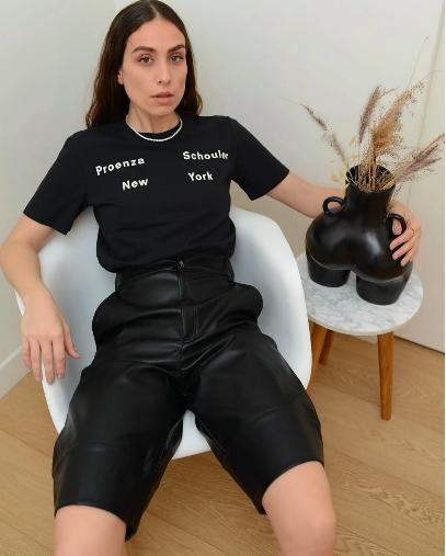 西装短裤真的又舒服又好看,夏天有一条时尚百搭的西装短裤