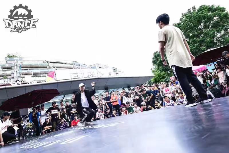 舞者专访|小伟：我太喜欢跳舞了