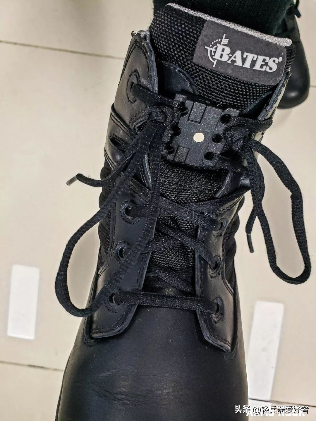 适合夏天穿的透气军靴,穿什么鞋雨天防滑最好