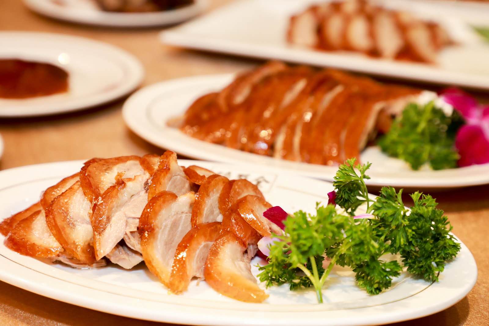 北京非遗美食跟唐鲁孙先生学吃北京烤鸭，食不厌精脍不厌细