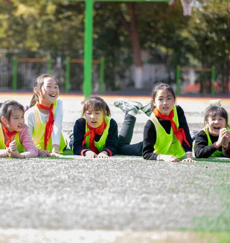 小小女人完整版歌曲,小小女兵视频获奖