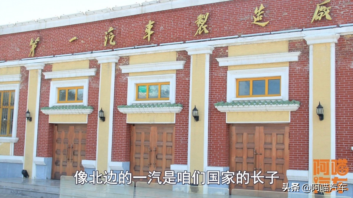 大众比帕萨特低2个档次的车,大众车为什么卖这么贵