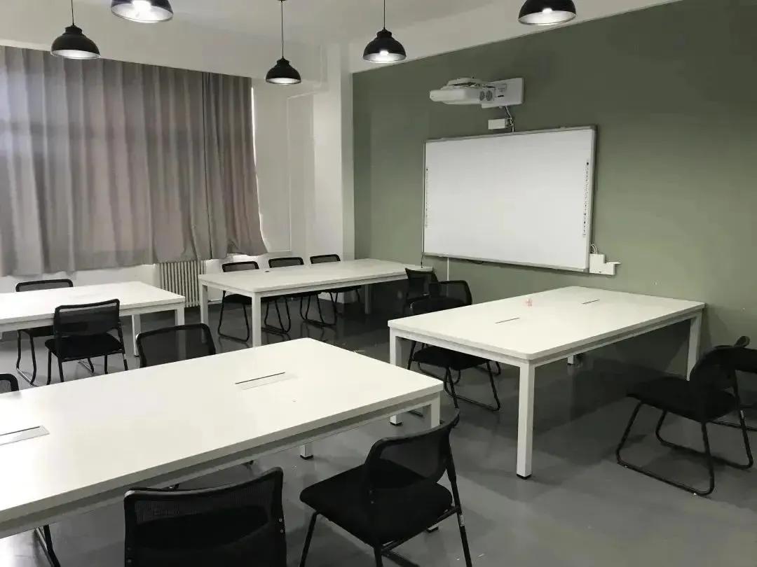 鍥涘窛鏂囧寲鑹烘湳瀛﹂櫌鍥介檯瀛﹂櫌,鐜颁唬鍥介檯鑹烘湳瀛﹂櫌