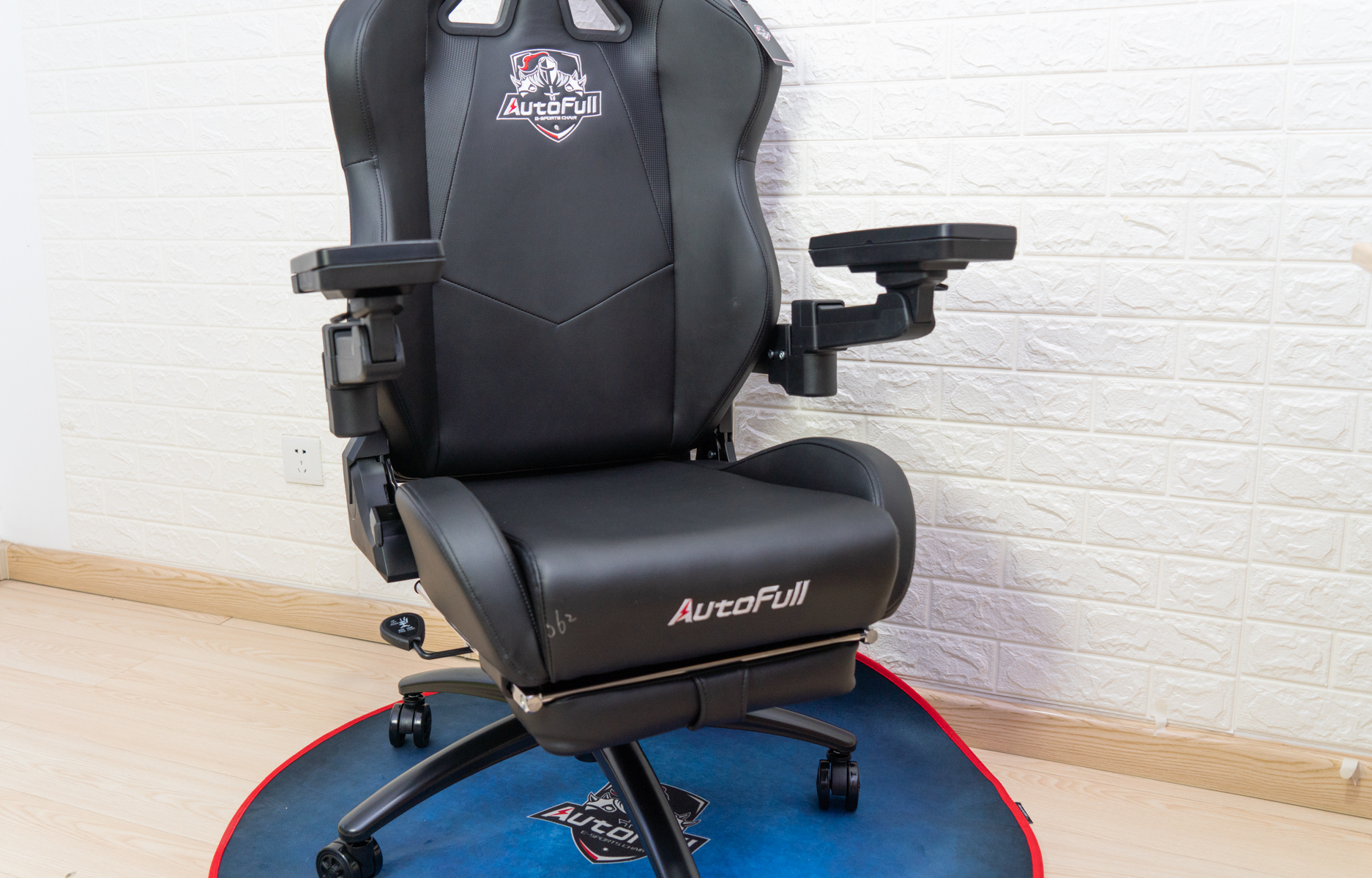 傲风电竞椅适合多高人坐,傲风电竞椅带脚托实际体验