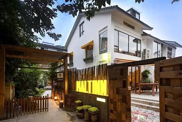 杭州最美民宿落地窗湖景房,杭州最美十大民宿酒店