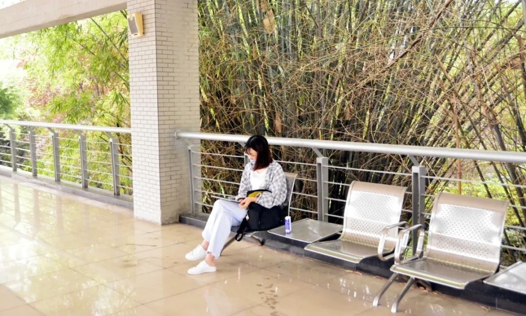 回顾：全面线下复课第一周，这依旧是你熟悉的西财课堂！