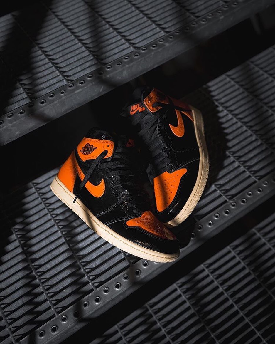 周杰伦上脚aj1牛仔,aj1扣碎篮板猪油皮