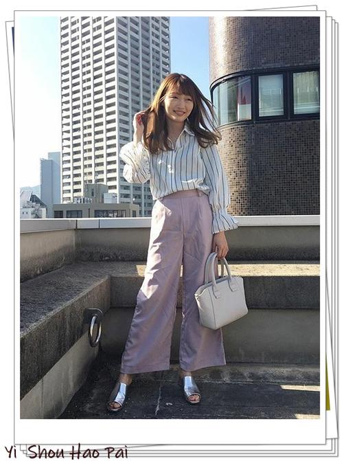 粉红色裤子搭配什么颜色上衣好看,粉红色裤子配什么上衣好看