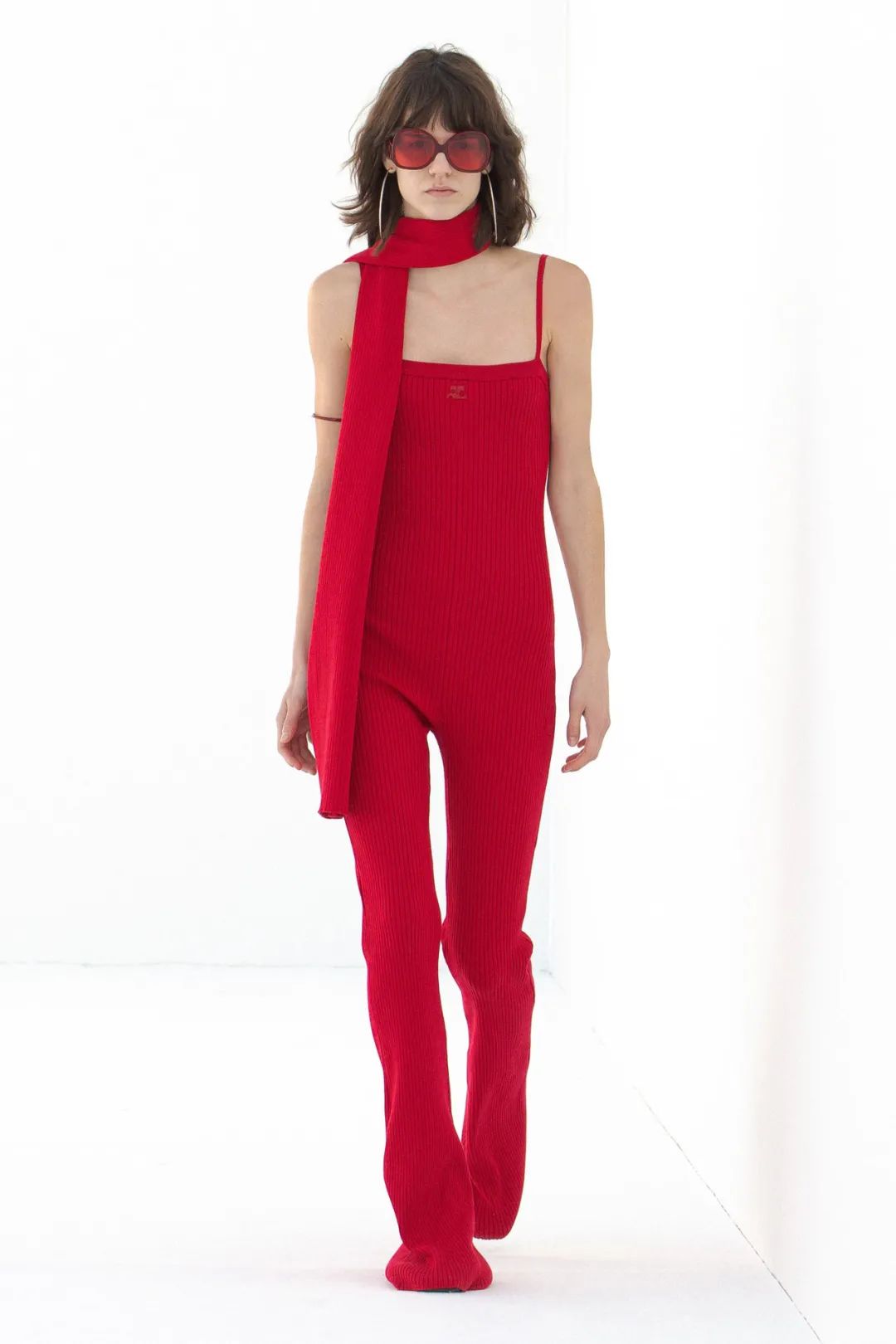 为什么卡戴珊喜欢穿皮衣,卡戴珊紧身衣对身体有危害吗