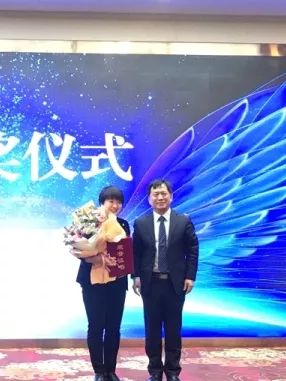 手机碎屏险买官方的还是买平台的,手机碎屏后买保险骗保