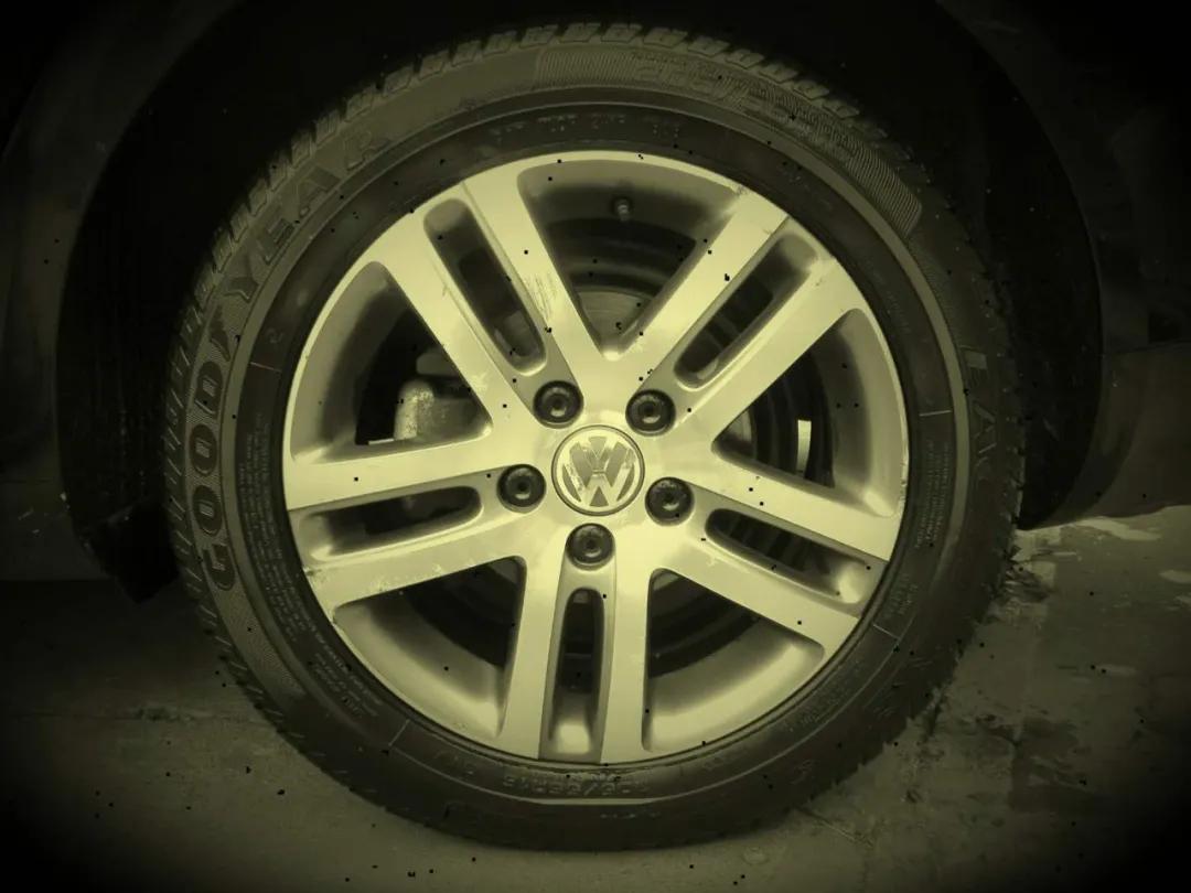 马牌轮胎对比米其林轮胎优缺点,钢丝轮胎和尼龙轮胎优缺点