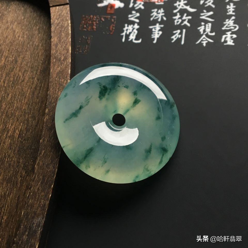哪些翡翠不值得购买,翡翠金丝种平安扣好不好