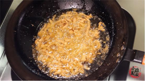 炒肉丝时,肉丝嫩不嫩关键在腌制!大厨教你肉丝腌制的正确步骤