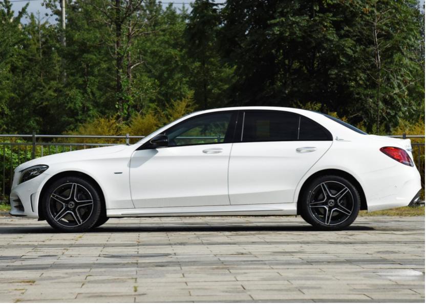 glc300换代抄底最好价格优惠多少,宝马5系抄底旧款还是等明年换代