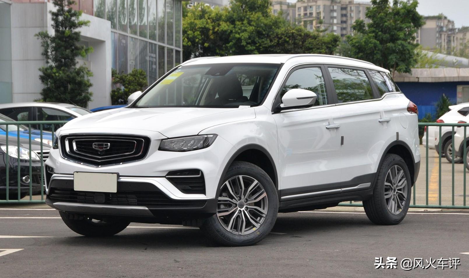 吉利博越l2023款旗舰版测评,博越是吉利第一款suv吗