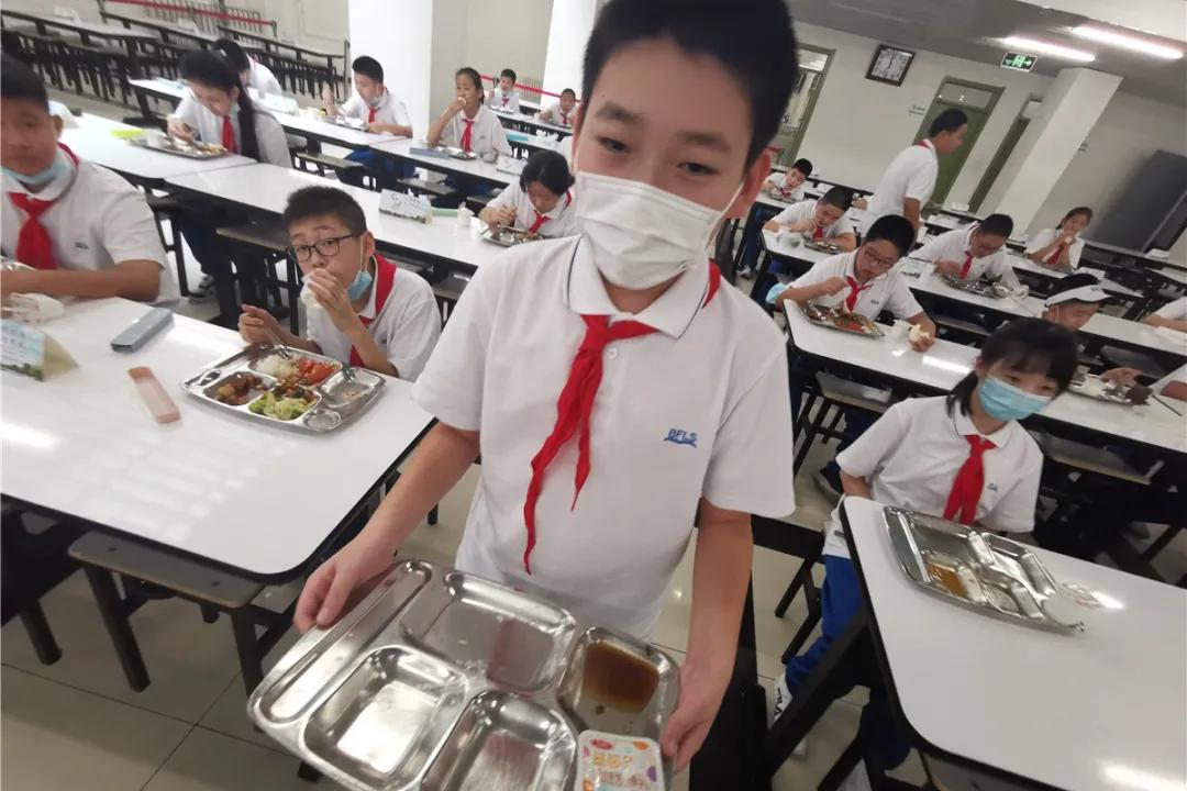 小学生争做新三好学生,新学期新气象人人争当小榜样