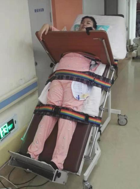 18岁妙龄少女车祸高位截瘫,车祸高位截瘫奇迹存活19年