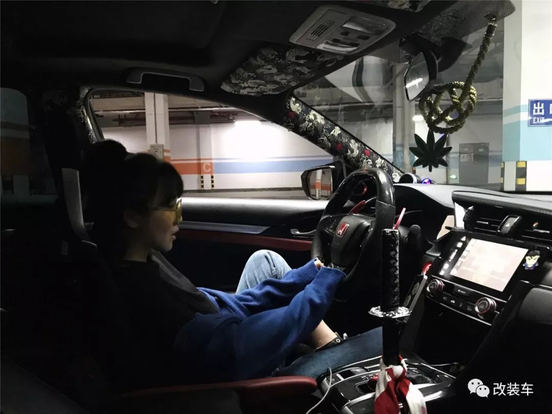 第10代思域亮点,战斗气息的10代思域