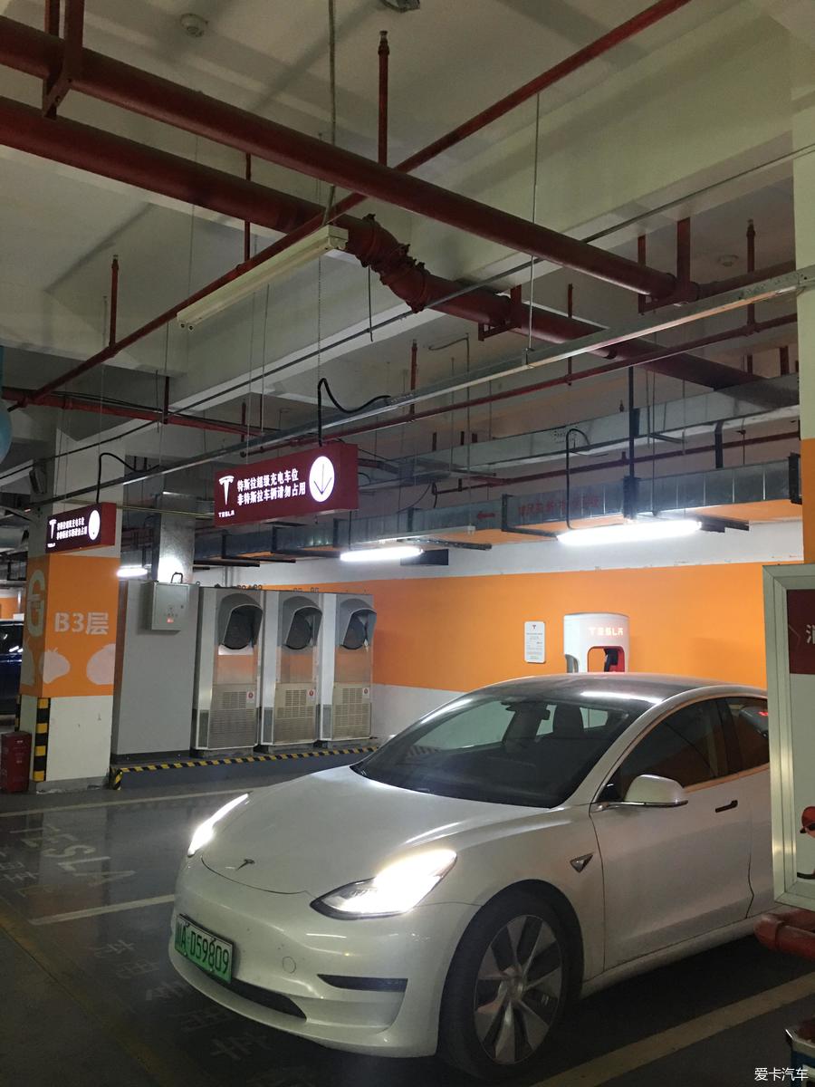 特斯拉model3车主真实用车感受,10万公里特斯拉model3实测