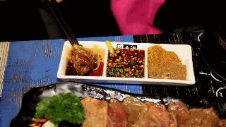 一头牛只有一块里脊,一头牛只供应6块牛排