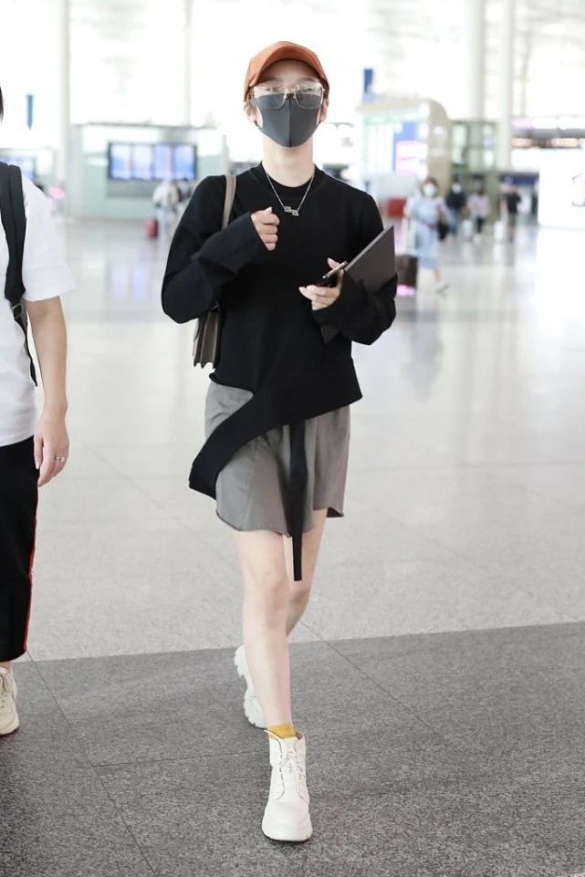 吴京看不上谢楠,吴京谢楠最新发型