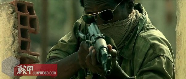 美国黑鹰战机坠落视频,十部顶级战争大片黑鹰坠落