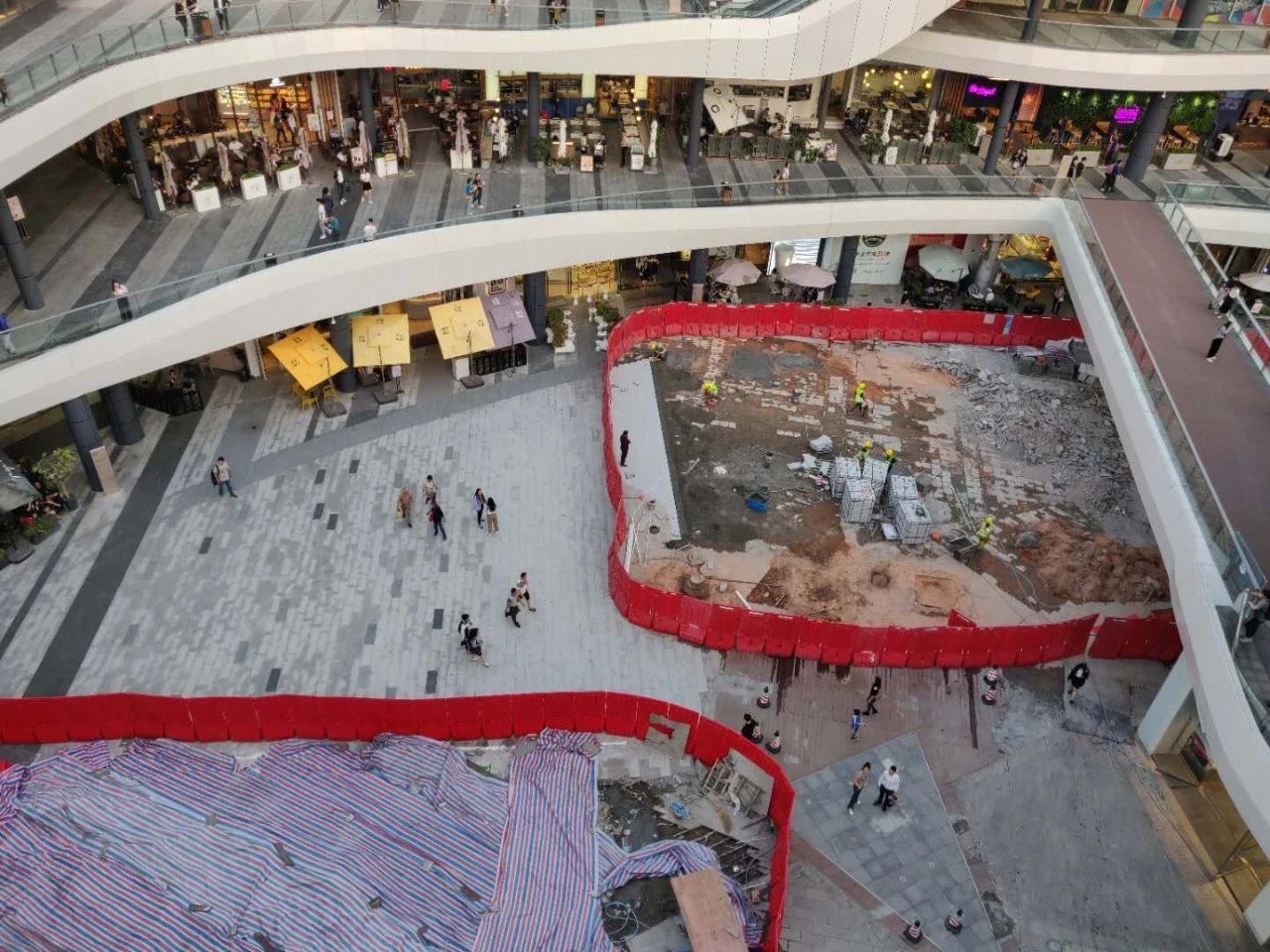 商场人流量明显下滑,商场人流量太差