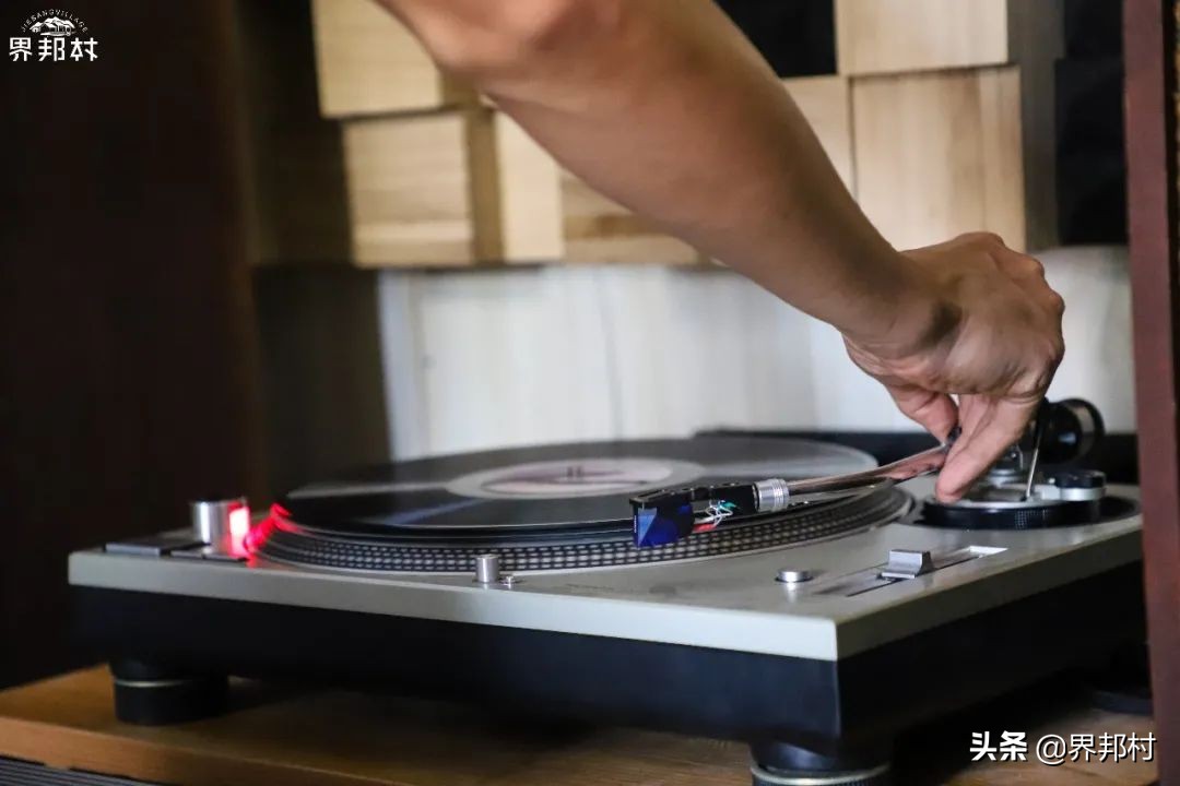 别小瞧这个二手音响店，有的是我们买不起的好宝贝，平时都藏着呢